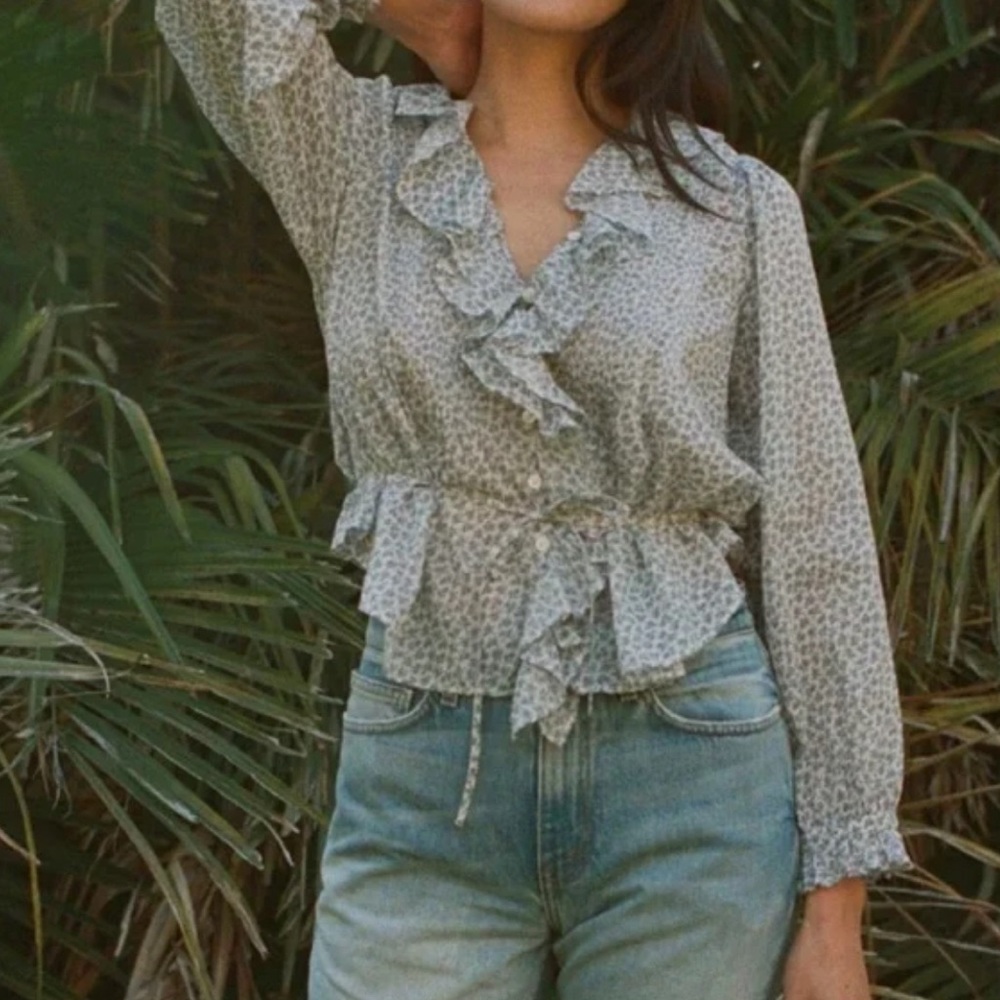 Doen Leanna Top. New with Tags. Size Large.